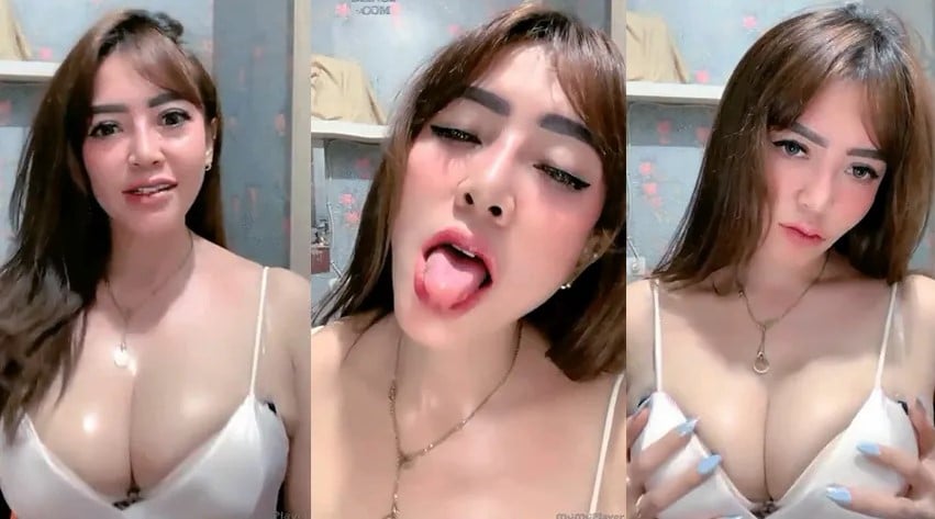 Wiwik BeeFlo Cantik Toge Live Basah Menggoda