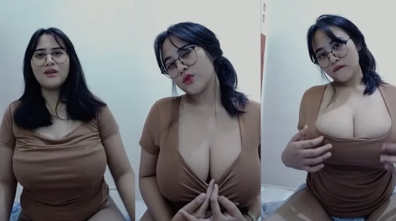 Tante Viral Cantik Acha Toge Buka Baju Coklat Live